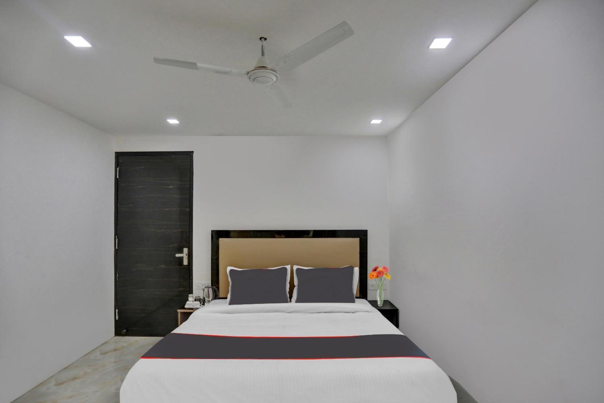 Super Townhouse The Arrow Near Lotus Temple Hotel New Delhi Luaran gambar