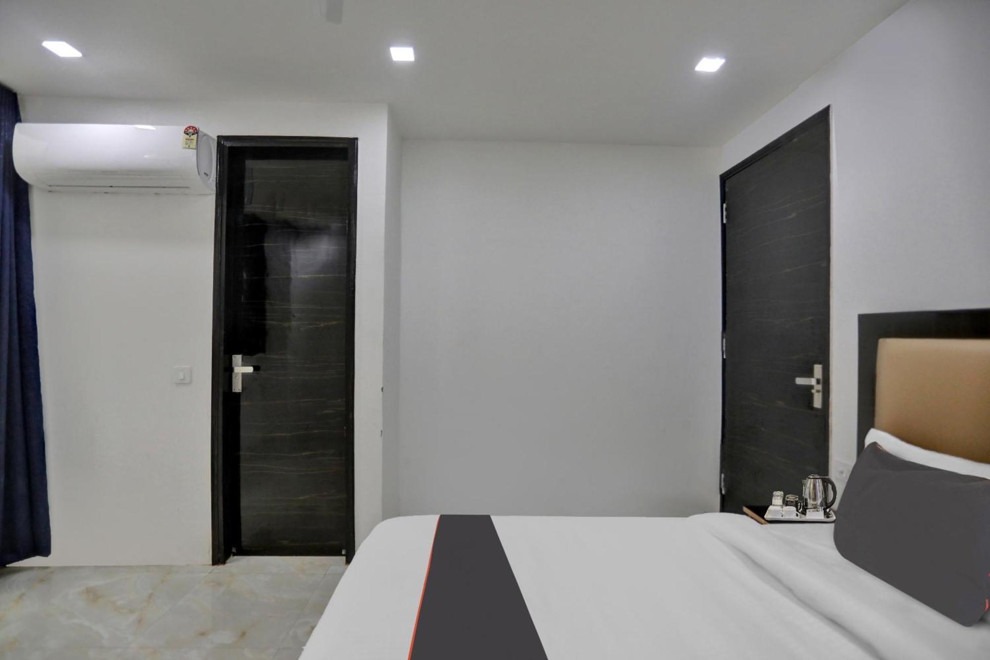 Super Townhouse The Arrow Near Lotus Temple Hotel New Delhi Luaran gambar